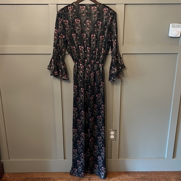 HOLLY & Joey Paris Bell Sleeve Surplice Neck Floral Maxi Dress Sheer Metallic S - Picture 13 of 15